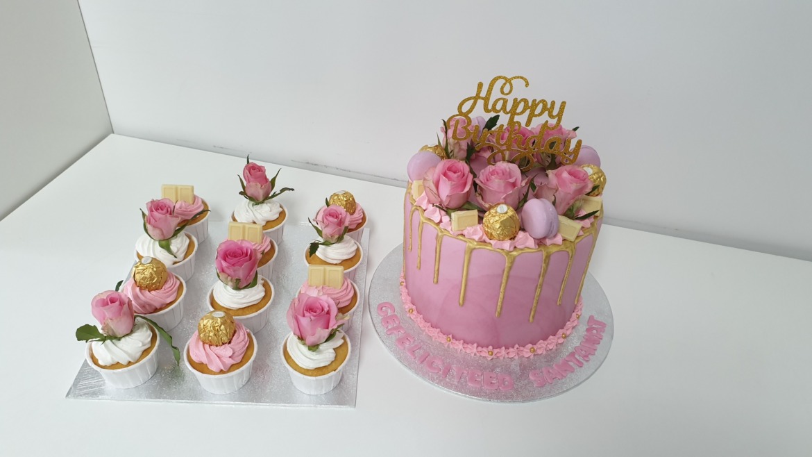Verjaardag_Taart_259_Rozen_CupCakes-scaled.jpg